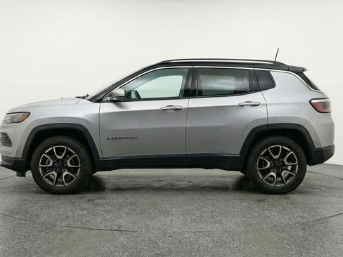 Used 2025 Jeep Compass Trailhawk AWD/4WD image 5