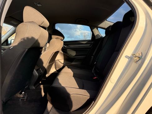 Used 2018 Honda Accord LX image 25