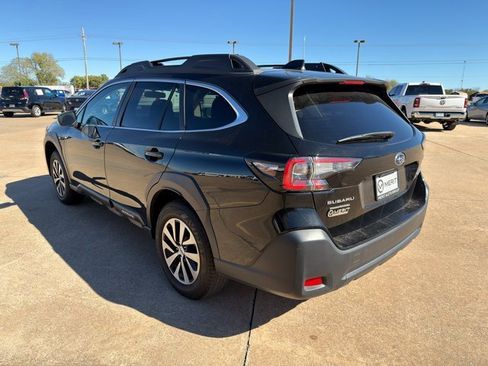 Used 2024 Subaru Outback Premium image 11