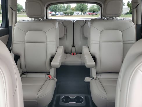 Certified 2024 Lincoln Aviator AWD w/ Premium Package image 19