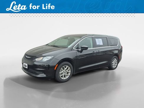 Used 2024 Chrysler Voyager LX image 1