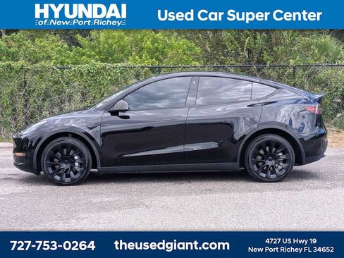 Used 2023 Tesla Model Y Long Range AWD/4WD image 2