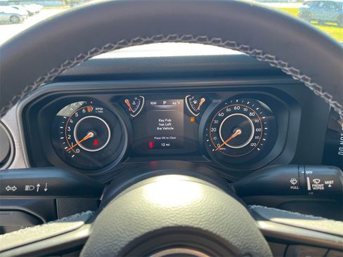 New 2025 Jeep Gladiator Sport image 18