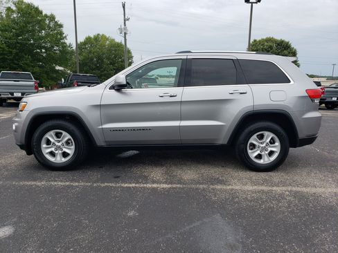 Used 2017 Jeep Grand Cherokee Laredo w/ Quick Order Package 2BE RWD image 5
