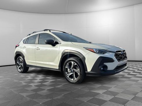 Used 2024 Subaru Crosstrek 2.0i Premium image 2