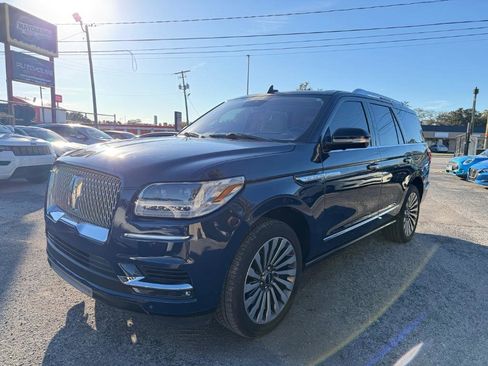 Used 2019 Lincoln Navigator Reserve image 1