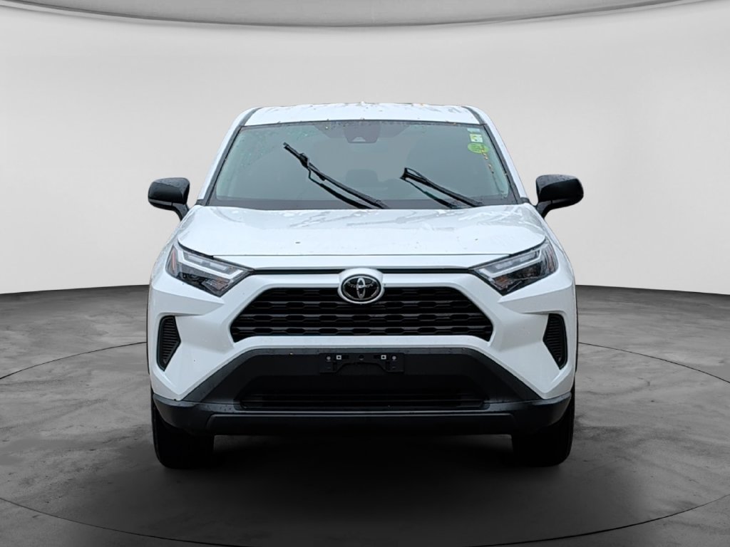 Used 2025 Toyota RAV4 LE AWD/4WD image 2