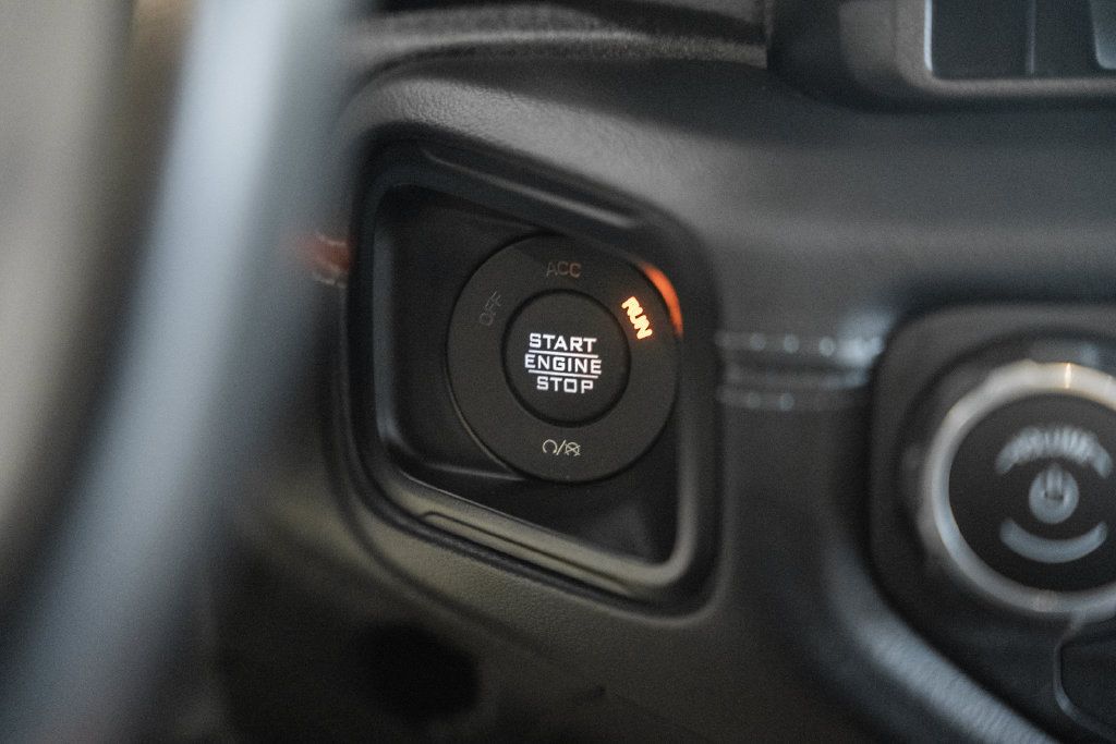 Used 2024 Jeep Wrangler Unlimited Rubicon AWD/4WD image 28