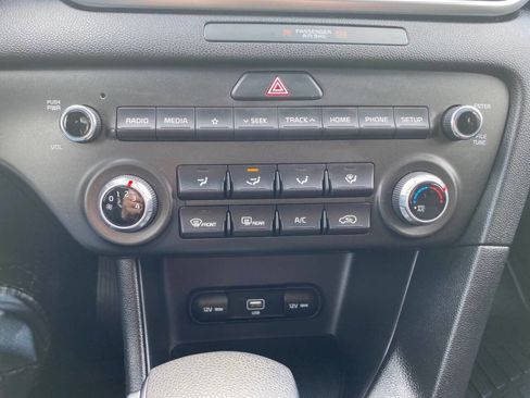 Used 2021 Kia Sportage LX image 31