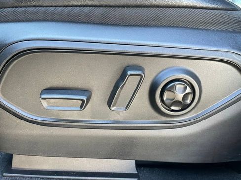 Used 2024 Jeep Grand Cherokee Limited w/ Luxury Tech Group II image 25