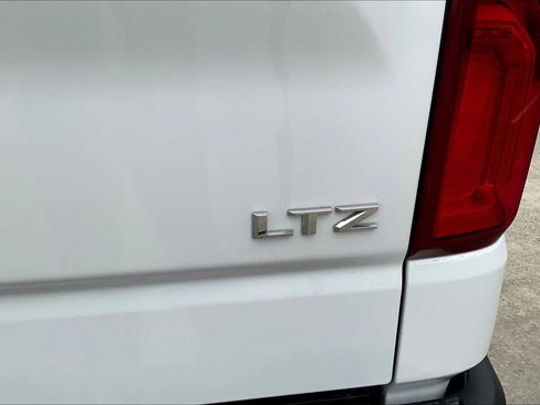 Used 2024 Chevrolet Silverado 1500 LTZ w/ LTZ Convenience Package II AWD/4WD image 10