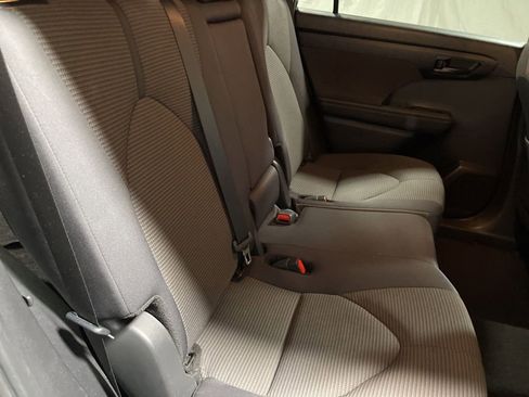 Used 2024 Toyota Highlander XLE image 12