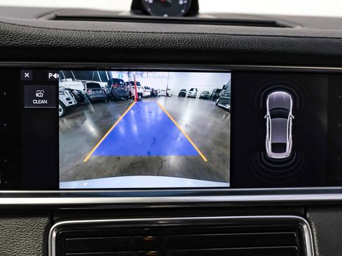Used 2019 Porsche Panamera image 17