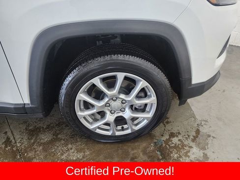 Used 2024 Jeep Compass Latitude image 39