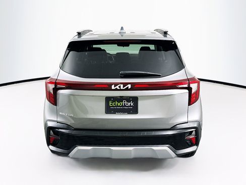 Used 2025 Kia Seltos S image 7