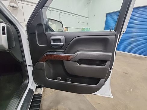 Used 2018 GMC Sierra 1500 SLE w/ Suspension Package, Off-Road AWD/4WD image 19