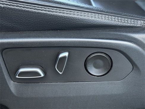 Used 2023 GMC Yukon Denali image 29