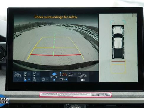 Used 2024 Toyota Tacoma Trailhunter image 30