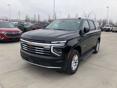 Used 2025 Chevrolet Tahoe LT image 3