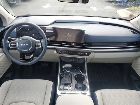 New 2026 Kia Carnival SX w/ SX Dark Edition Package image 14