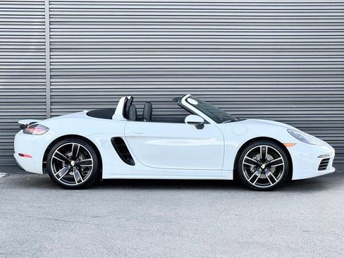 Used 2024 Porsche 718 Boxster RWD image 35
