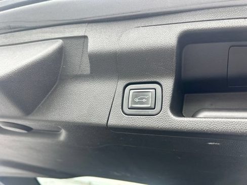 Used 2021 GMC Acadia SLE w/ Driver Convenience Package AWD/4WD image 18