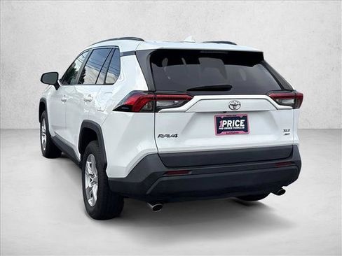 Used 2021 Toyota RAV4 XLE AWD/4WD image 7