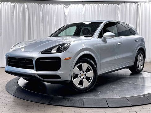 Used 2023 Porsche Cayenne AWD/4WD image 1