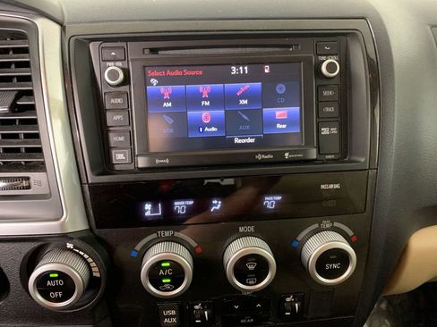 Used 2018 Toyota Sequoia Limited w/ Safety & Convenience Package AWD/4WD image 25