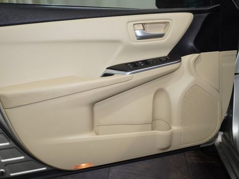 Used 2016 Toyota Camry LE FWD image 19