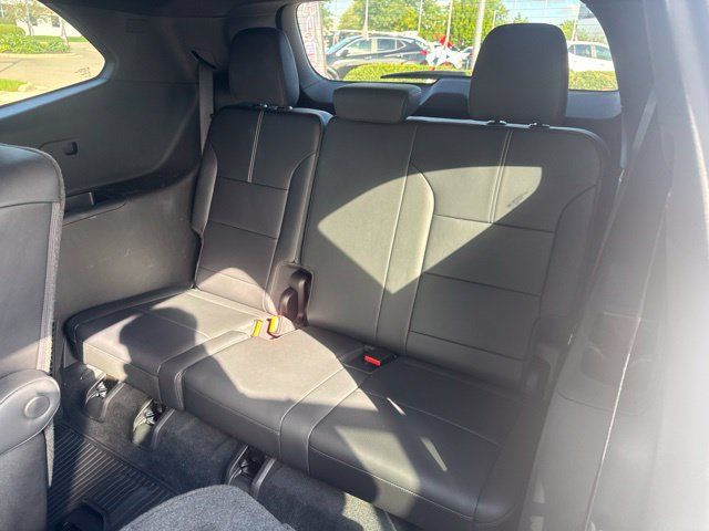 Used 2024 GMC Acadia Elevation w/ Luxury Package FWD image 6