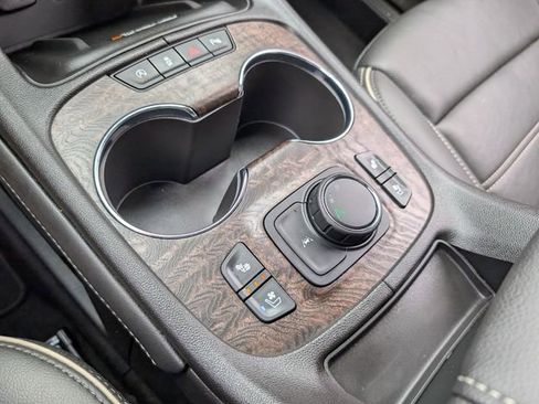 Used 2023 GMC Acadia Denali image 30