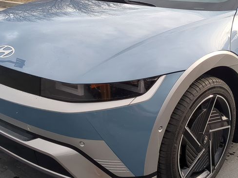 Used 2025 Hyundai Ioniq 5 Limited image 12