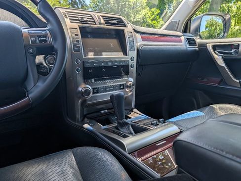 Used 2019 Lexus GX 460 Premium AWD/4WD image 25