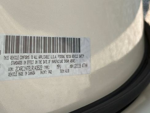 Used 2020 Chrysler Pacifica Limited w/ Advanced Safetytec Group FWD image 36