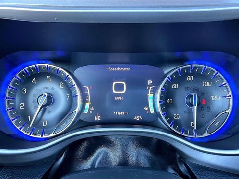 Used 2022 Chrysler Pacifica Touring-L image 20