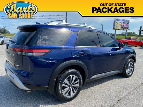 Used 2022 Nissan Pathfinder SL AWD/4WD image 6