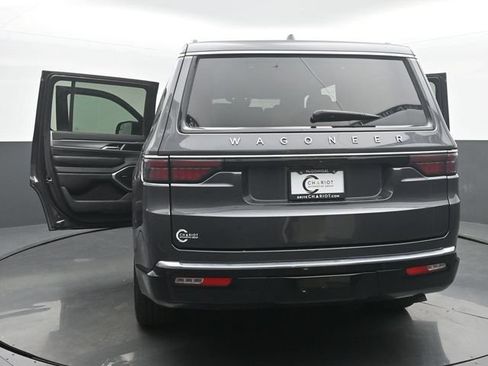 Used 2025 Jeep Wagoneer 4WD image 56