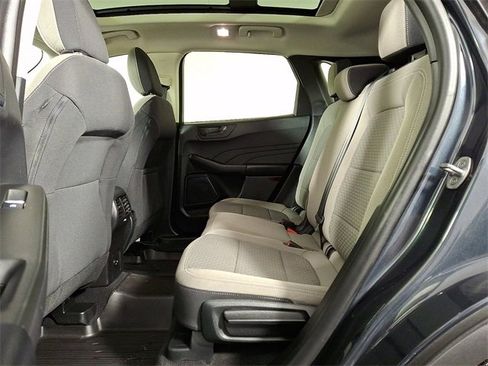 Used 2022 Ford Escape SE w/ Cold Weather Package image 13