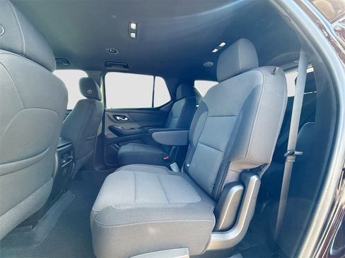 Used 2022 Chevrolet Traverse LT w/ Midnight/Sport Edition image 24