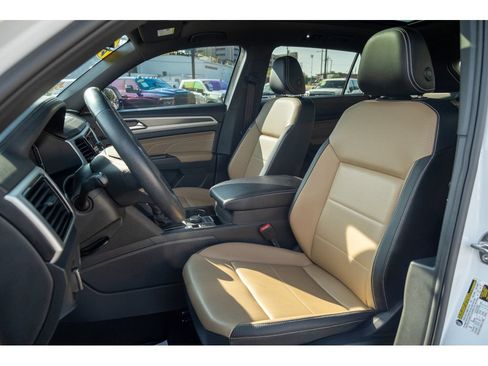 Used 2023 Volkswagen Atlas Cross Sport SEL R-Line AWD/4WD image 12