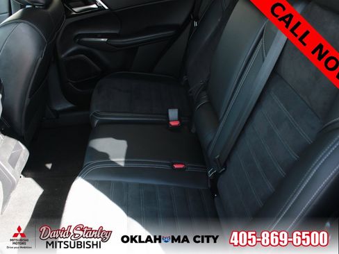Used 2023 Mitsubishi Outlander SE Black Edition image 11