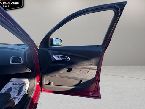 Used 2017 Chevrolet Equinox LT w/ Convenience Package image 37