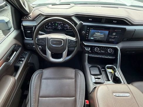 Used 2025 GMC Sierra 2500 Denali w/ Denali Reserve Package AWD/4WD image 17