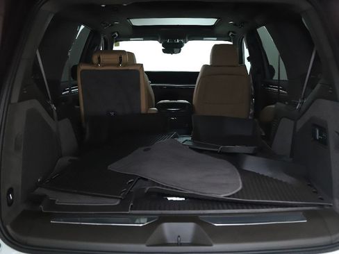 Used 2026 Cadillac Escalade Luxury w/ LPO, Floor Liner Package AWD/4WD image 35