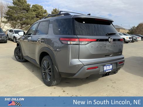 New 2026 Nissan Pathfinder SL w/ SL Premium Package image 3