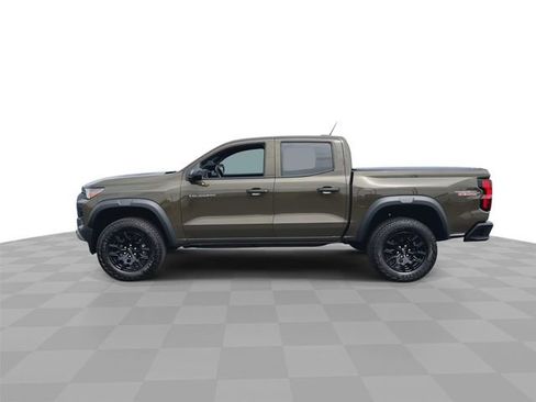 Used 2025 Chevrolet Colorado Trail Boss AWD/4WD image 5