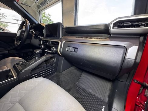 Used 2025 Toyota Tacoma SR5 AWD/4WD image 50