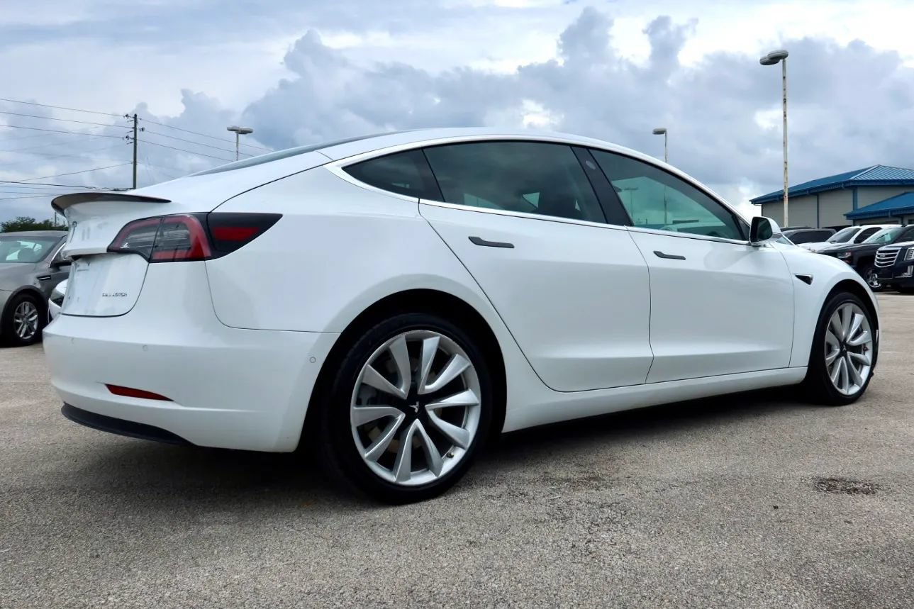 Used 2018 Tesla Model 3 Long Range AWD/4WD image 2