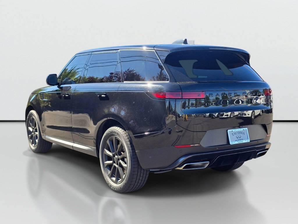 Used 2025 Land Rover Range Rover Sport SE AWD/4WD image 3
